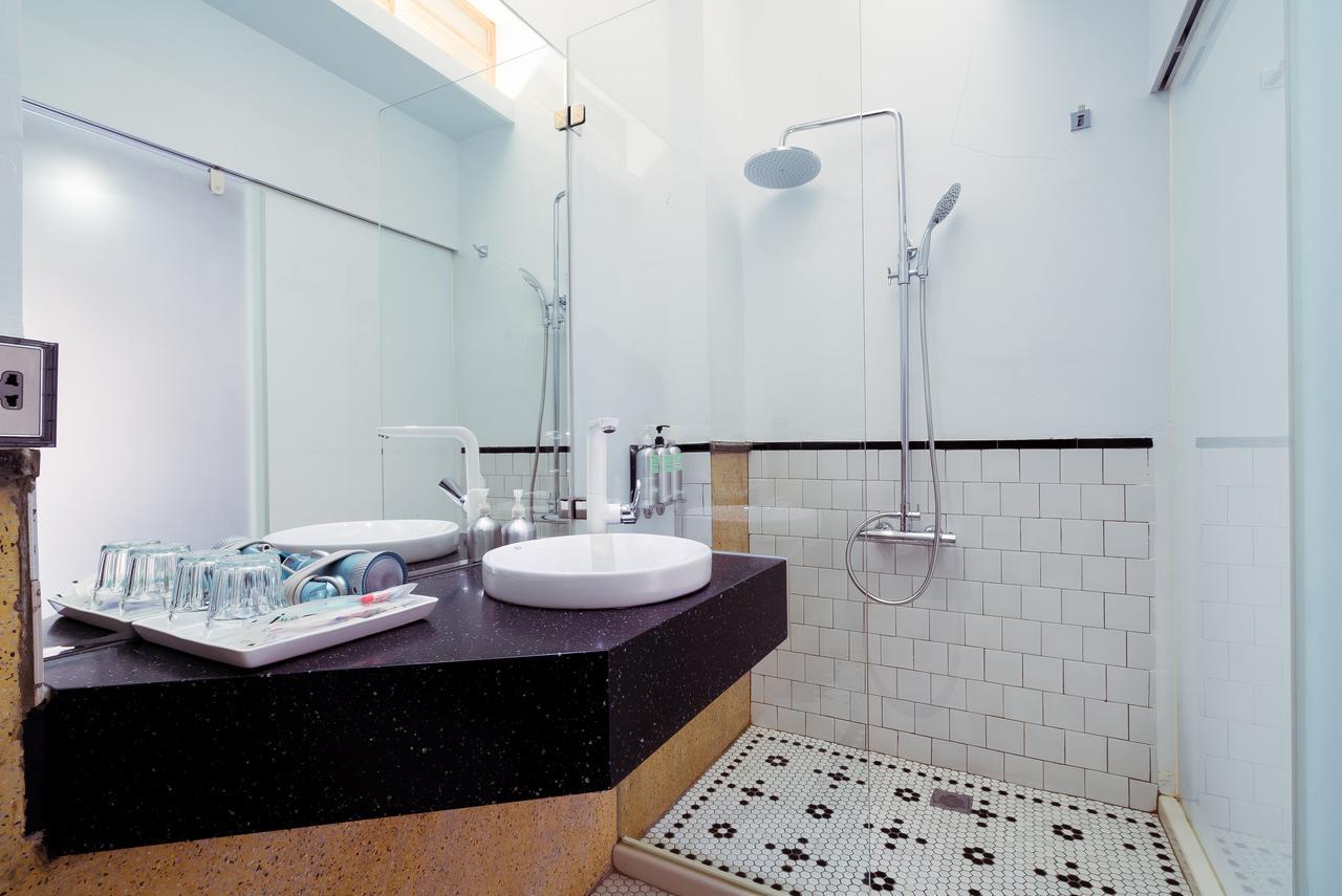 With Inn Hostel Гаосюн Экстерьер фото